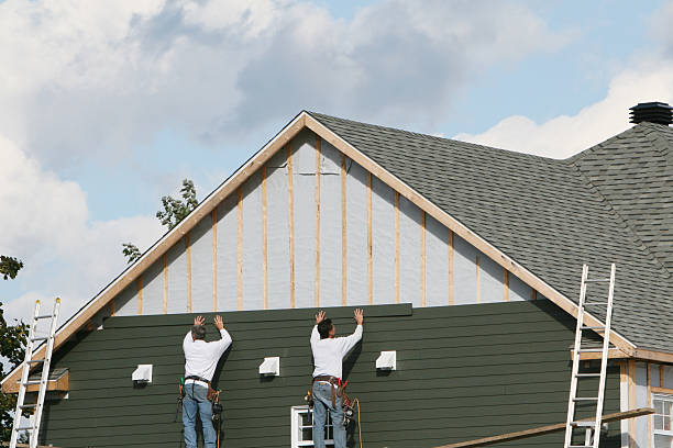 Professional Siding Installation technician working in New Cumberland, WV